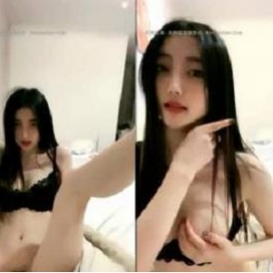 烧妇猫猫2022年最精选的女神表演：玫瑰直播15V22G紫薇秀，超诱惑力的Papa奥利给表演！