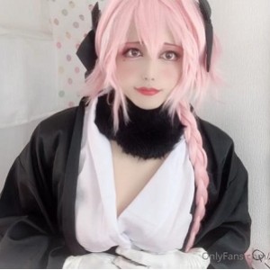 22个视频，10G伪娘coser-momo女装大佬作品，品质有点一般，玩法单一，居然给小东西打码